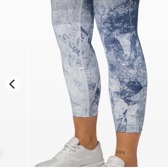 NWOT Lululemon Ebb to Train Tight *Wash Size 4 - Picture 2 of 8